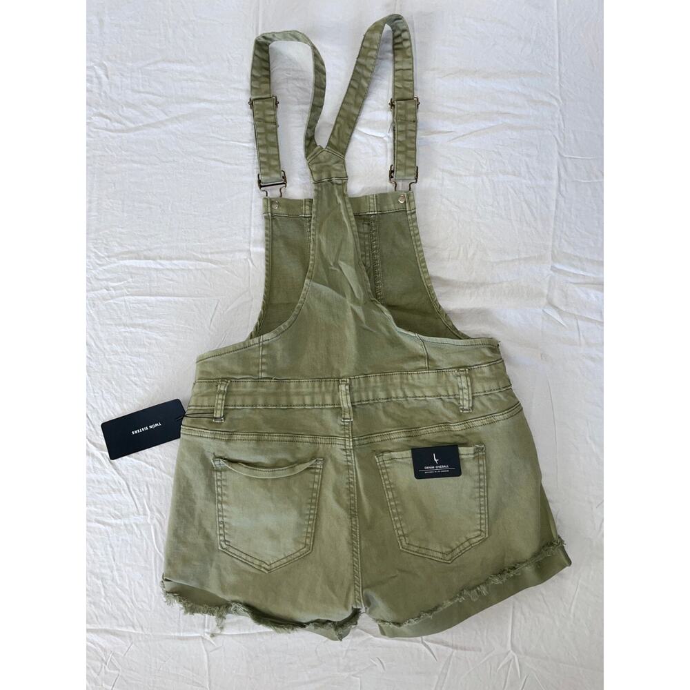 Twiin Sisters Frayed Cuff Denim Overall Shorts in Olive. Women's Size L, NWT!! - Picture 3 of 4